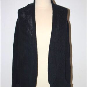 Beautiful Monk and Lou black knit sweater vest size large like new
